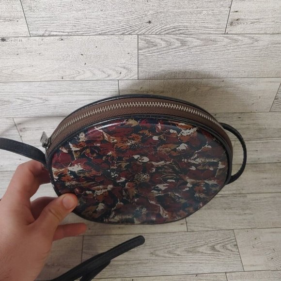 Patricia Nash Scarlet Bloom Scafati Circle Floral Crossbody 8" MSRP $139 - Picture 3 of 8